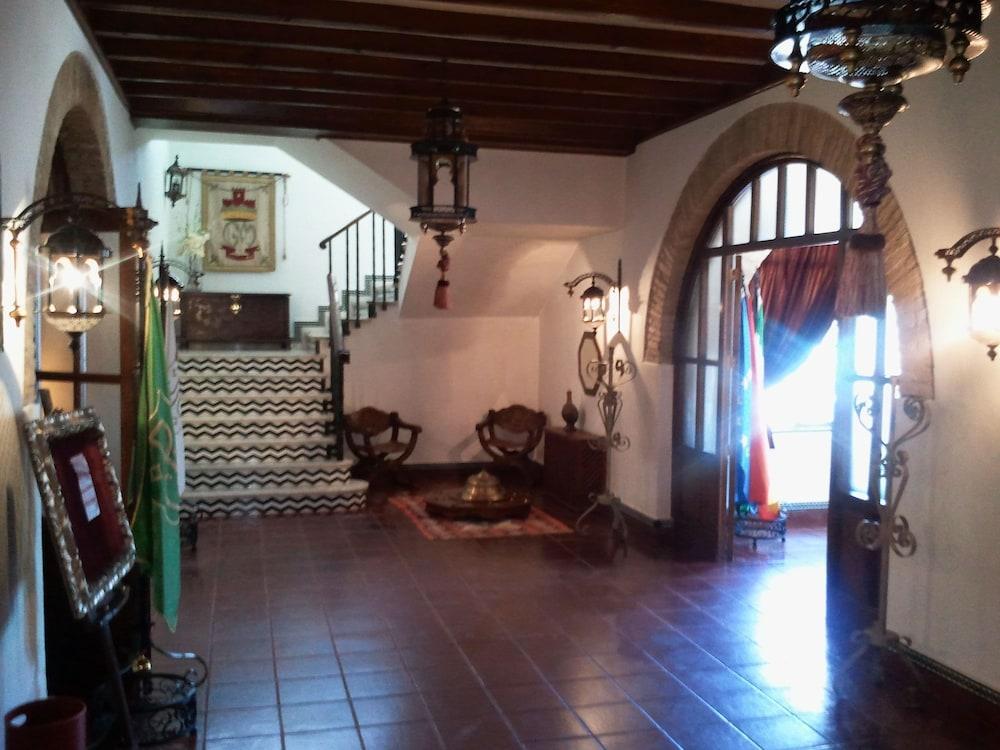 Hotel Castillo De Montemayor Exterior photo